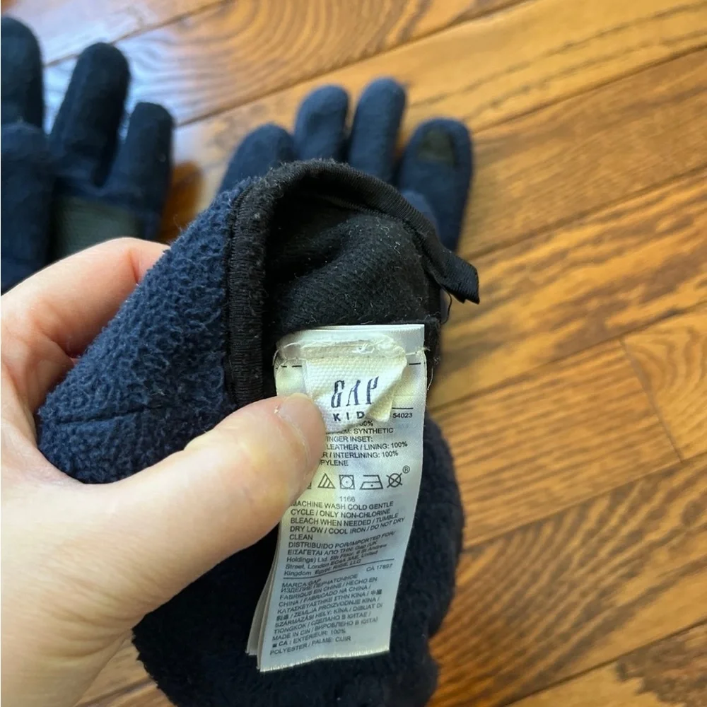 Gap kids fleece gloves two pairs - Picture 7 of 8